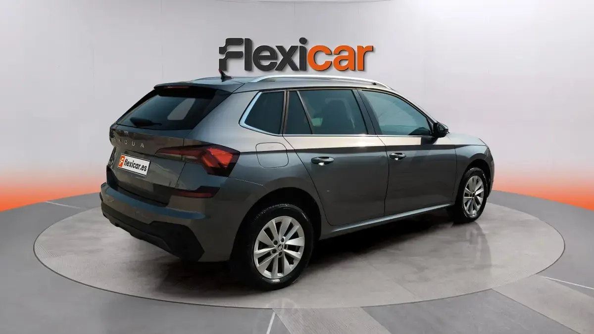 Usado Skoda Kamiq Selection 116 CV (85 kW) 2024 Gris SUV