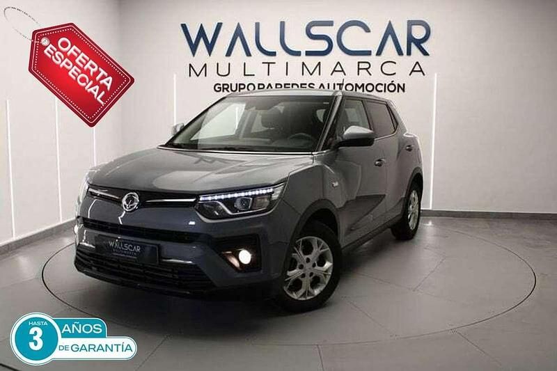 Gris Usado 2021 Ssangyong (KGM) Tivoli SUV | 13.690 € - Imagen 1/4