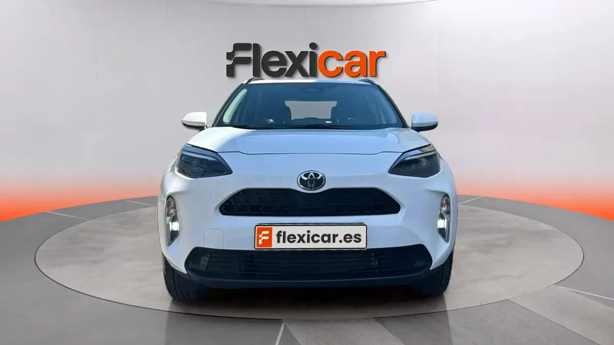 Usado Toyota Yaris Active 130 CV (95 kW) 2026 Blanco Utilitario
