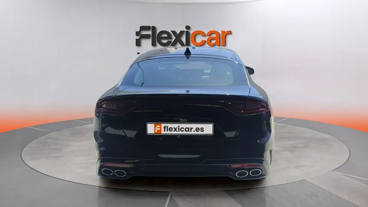Usado Kia Stinger GT 366 CV (269 kW) 2018 Negro Utilitario