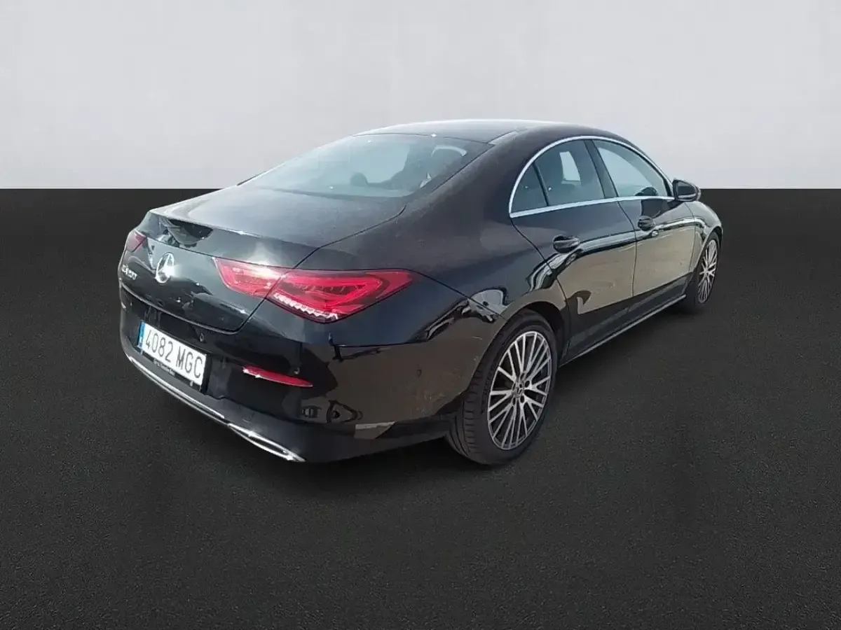 Usado Mercedes CLA200 163 CV (119 kW) 2023 Negro Coupe