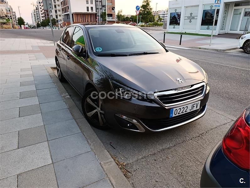 Usado Peugeot 308 GT-line 130 CV (95 kW) 2015 Gris / plata Berlina