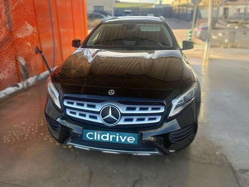 Usado Mercedes GLA180 136 CV (100 kW) 2020 Negro SUV