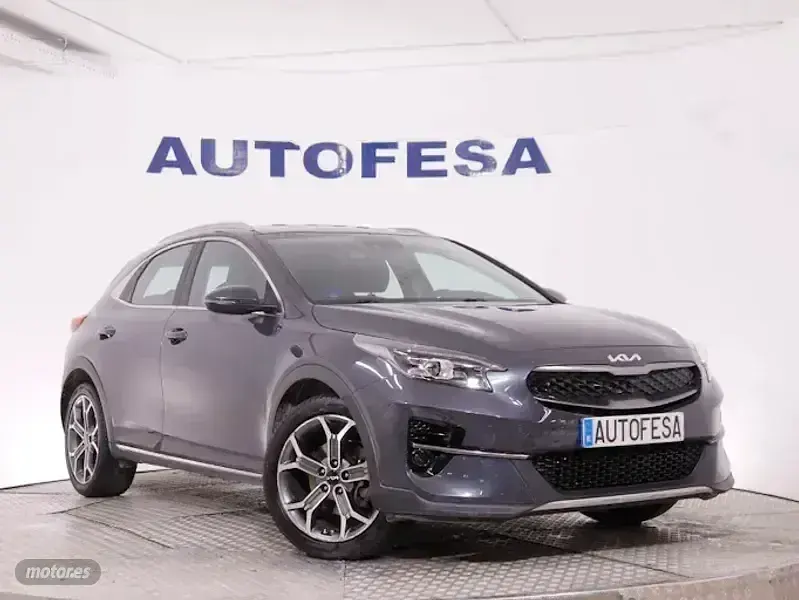 Usado Kia XCeed 141 CV (103 kW) 2022 Plateado SUV