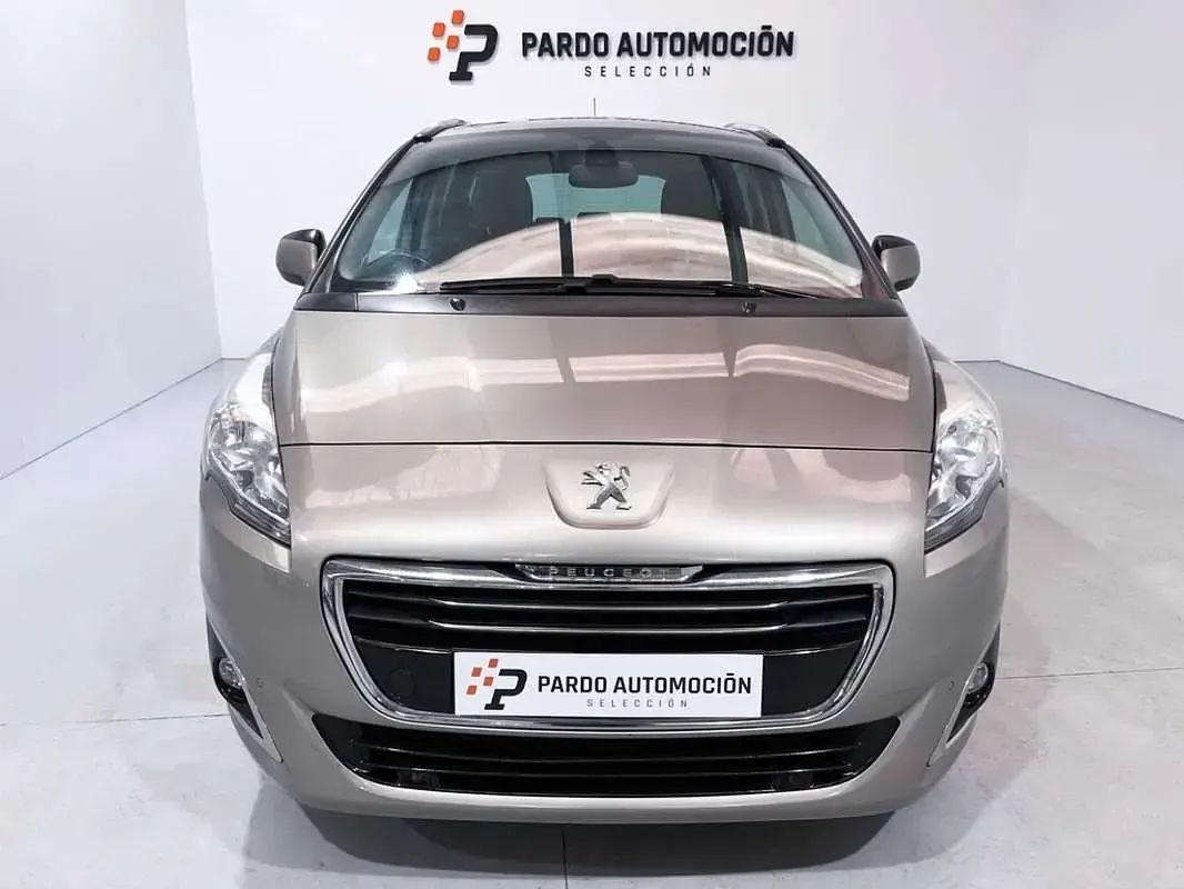 Usado Peugeot 5008 Style 120 CV (88 kW) 2017 Gris Monovolumen