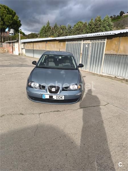 Usado Seat Cordoba 68 CV (50 kW) 2004 Azul Berlina