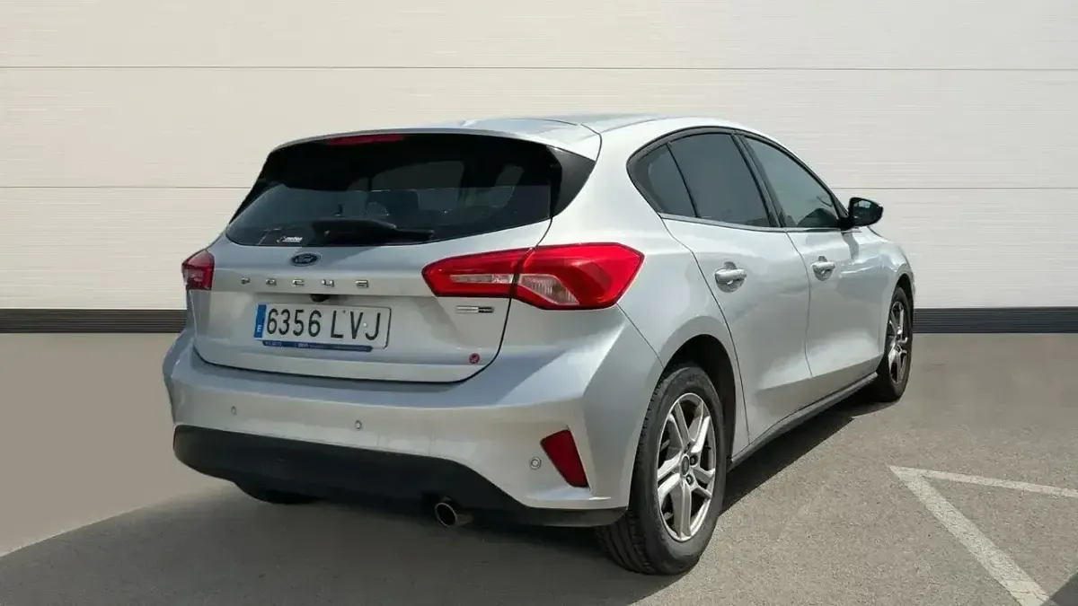 Usado Ford Focus Trend+ 125 HP (91 kW) 2021 Cinzento