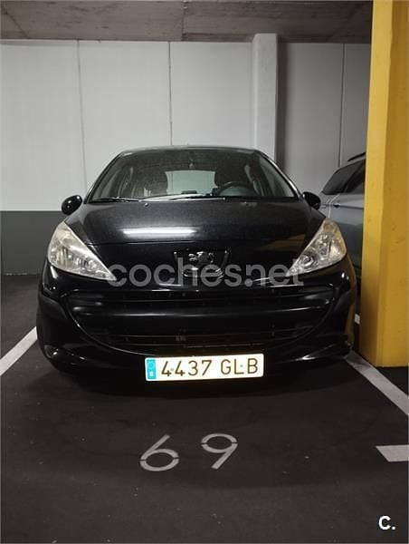 Usado Peugeot 207 70 CV (51 kW) 2009 Negro Berlina
