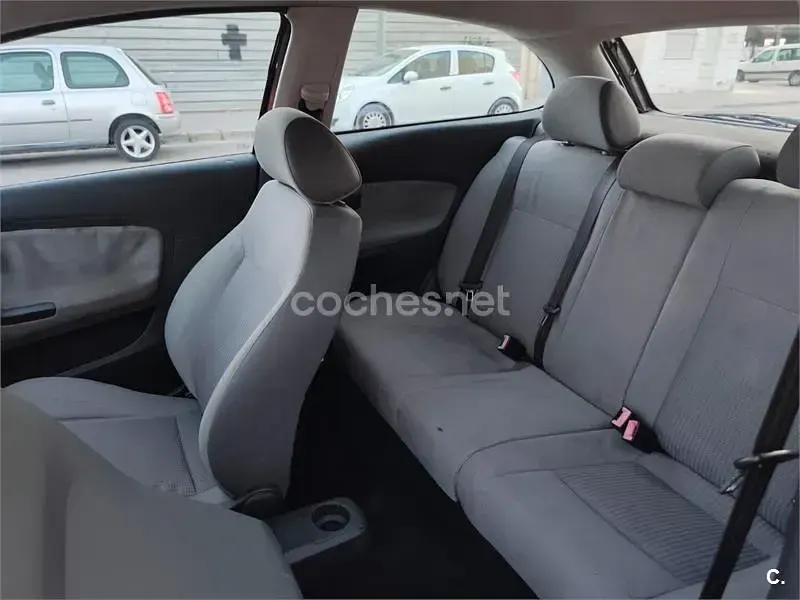 Usado Seat Ibiza Stella 64 CV (47 kW) 2004 Negro Utilitario
