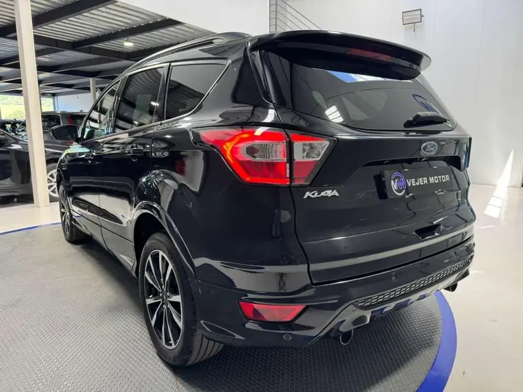 Usado Ford Kuga ST-Line 150 CV (110 kW) 2018 Negro SUV