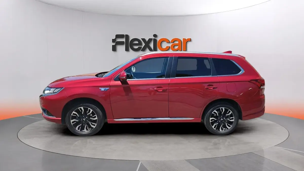 Usado Mitsubishi Outlander P-HEV 203 CV (149 kW) 2018 Rojo SUV
