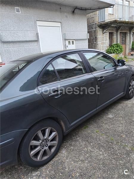 Usado Toyota Avensis Executive 116 CV (85 kW) 2006 Negro Berlina