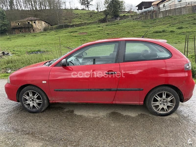 Usado Seat Ibiza Sport 100 CV (73 kW) 2007 Rojo Utilitario