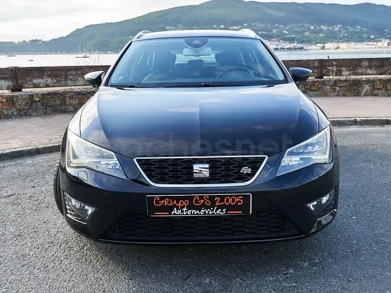 Usado Seat Leon FR 184 CV (135 kW) 2015 Negro Familiar