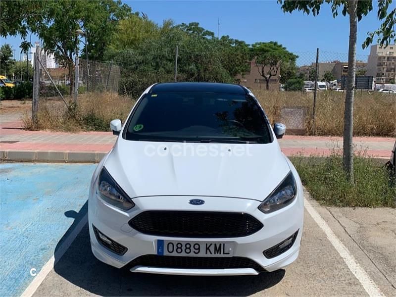 Blanco Usado 2018 Ford Focus ST-Line Berlina | 10.600 € (Buen precio) - Imagen 1/4