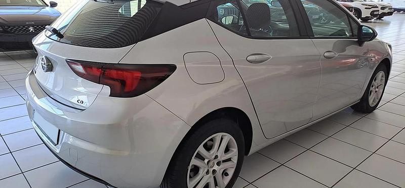 Usado Opel Astra Selective 110 CV (80 kW) 2016 Gris Berlina