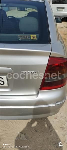 Usado Opel Astra Edition 80 CV (58 kW) 2004 Gris / plata Berlina