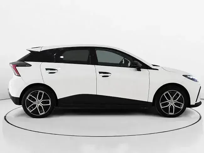Usado MG MG4 EV Luxury 150 kW (204 HP) 2023 Branco Citadino