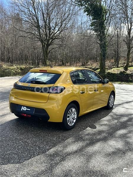 Używany Peugeot 208 75 KM (55 kW) 2022 Żółty Hatchback