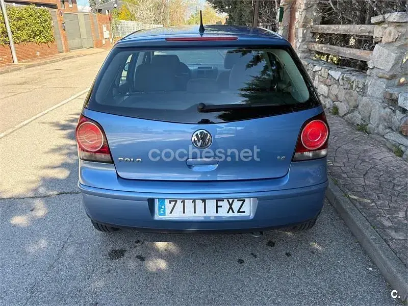 Usado VW Polo Edition 80 CV (58 kW) 2007 Azul Utilitario