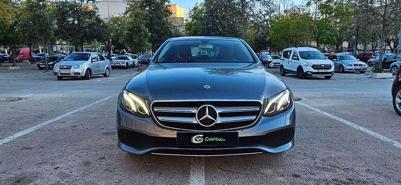Usado Mercedes E200 184 CV (135 kW) 2019 Gris Berlina