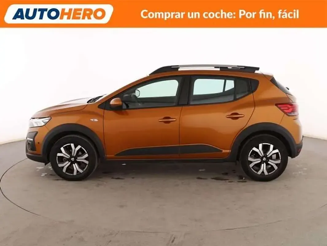 Usado Dacia Sandero Comfort 91 CV (66 kW) 2022 Naranja Berlina