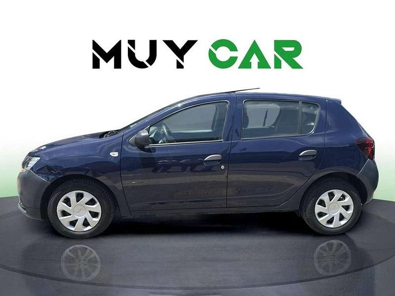 Usado Dacia Sandero Acces 75 CV (55 kW) 2020 Azul Utilitario