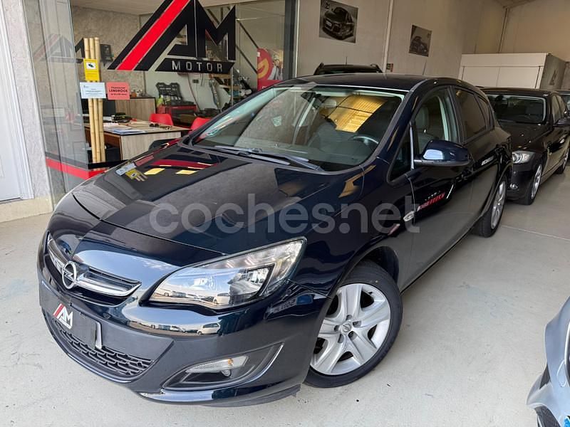 Verde Usado 2015 Opel Astra Selective Berlina | 10.900 € (Precio justo) - Imagen 1/4