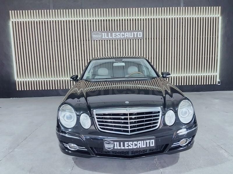 Usado Mercedes E280 Avantgarde 190 CV (139 kW) 2008 Negro Berlina