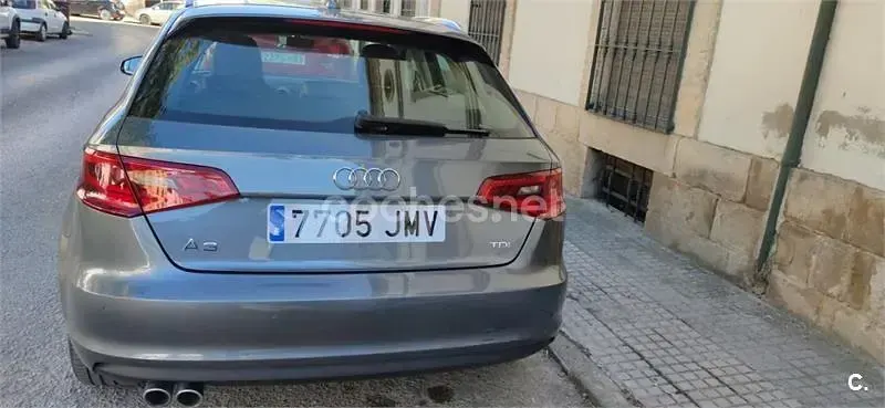 Usado Audi A3 Attraction 150 CV (110 kW) 2016 Gris / plata Berlina