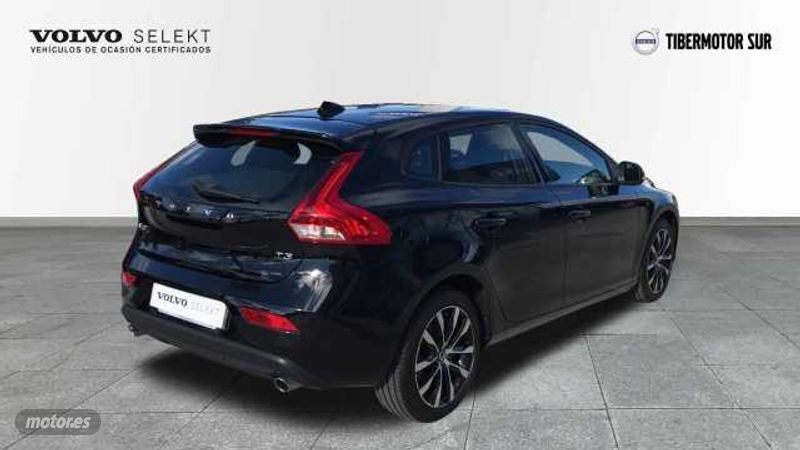 Usado Volvo V40 Momentum 122 CV (89 kW) 2019 Negro Familiar