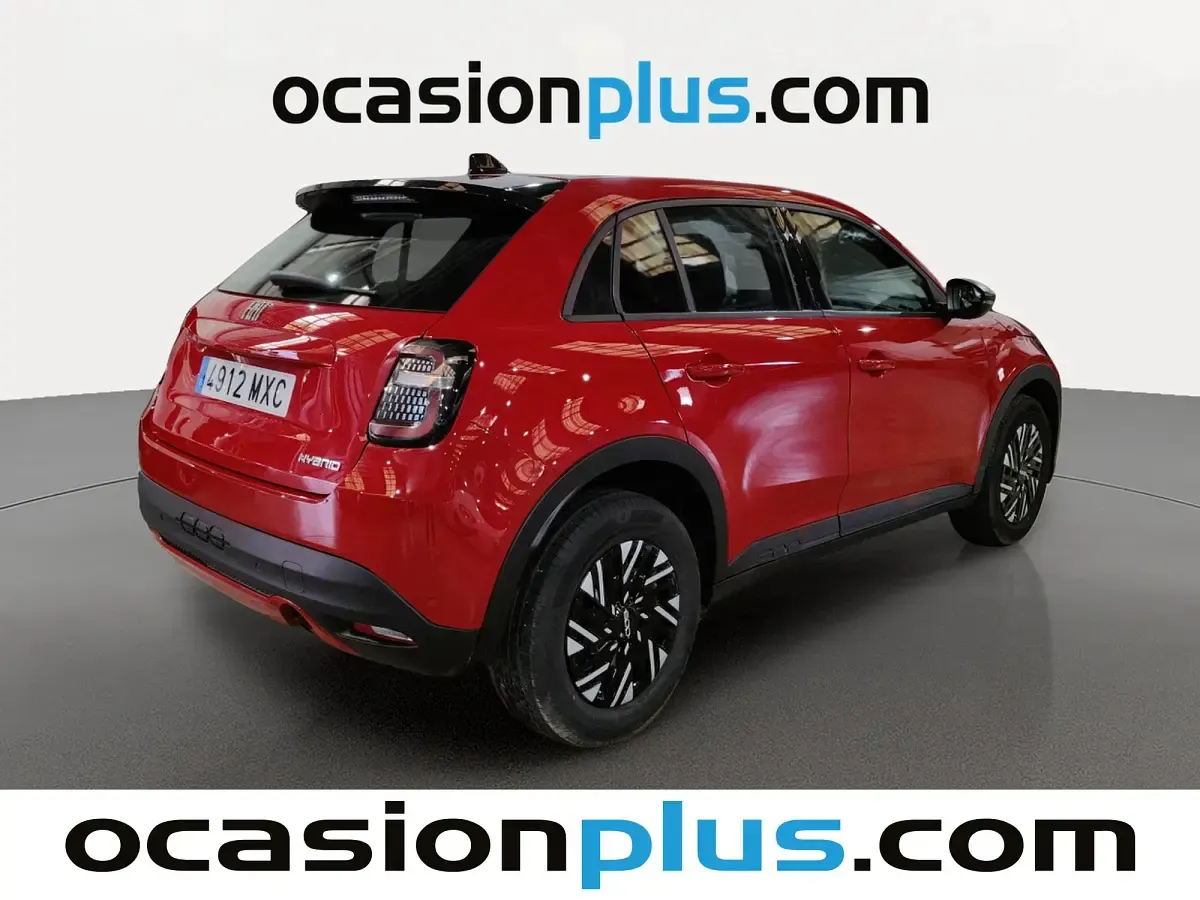 Usado Fiat 600 101 CV (74 kW) 2024 Rojo SUV