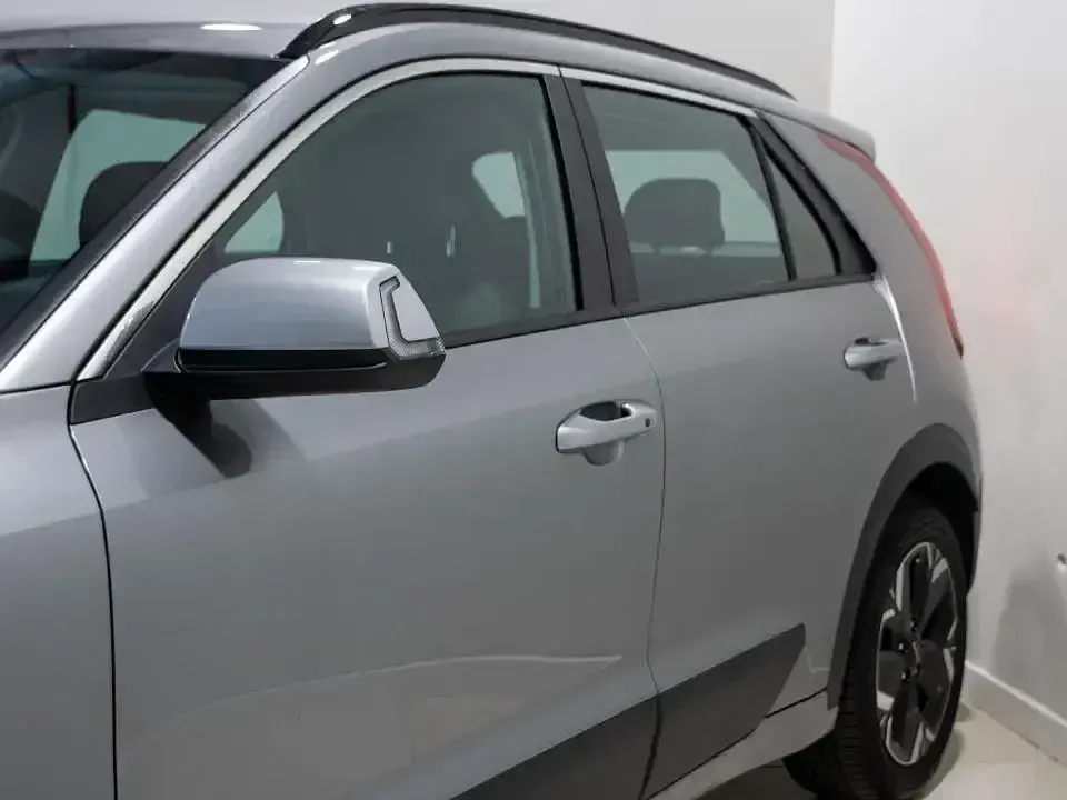 Usado Kia Niro 150 kW (204 HP) 2023 Otro SUV
