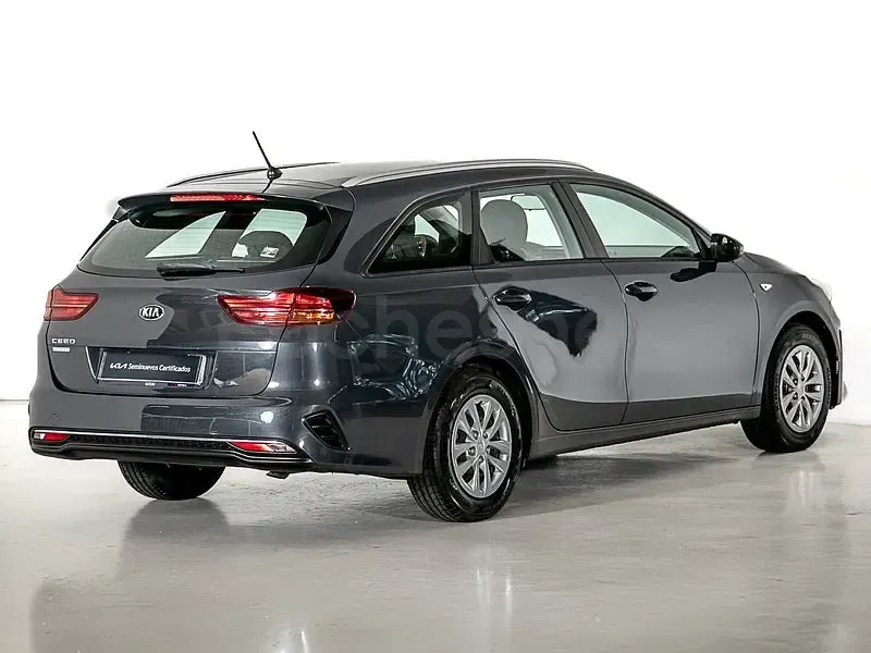 Usado Kia Ceed 120 CV (88 kW) 2020 Negro Utilitario