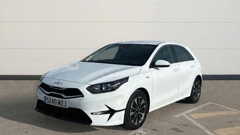 Usado Kia Ceed 100 CV (73 kW) 2025 Blanco Utilitario