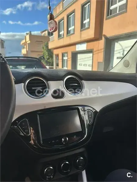 Usado Opel Adam Slam 100 CV (73 kW) 2014 Granate Utilitario