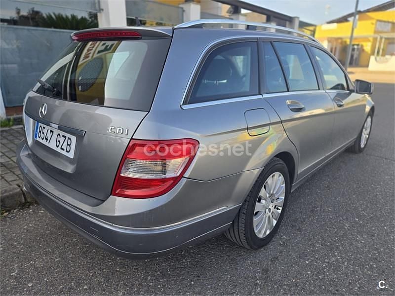 Usado Mercedes C220 Elegance 170 CV (125 kW) 2010 Gris / plata Familiar