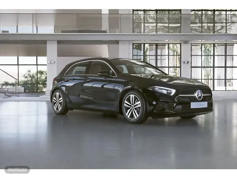 Usado Mercedes A200 149 CV (109 kW) 2023 Negro Berlina