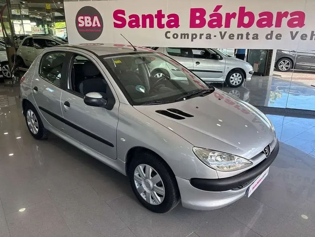 Begagnad Peugeot 206 75 HK (55 kW) 2007 Grå Halvkombi