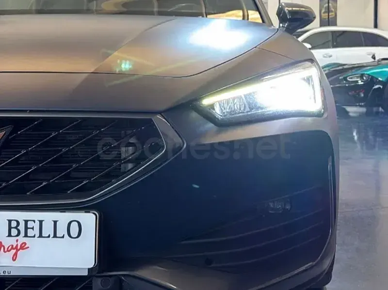 Usado Cupra Leon 245 CV (180 kW) 2021 Azul Berlina