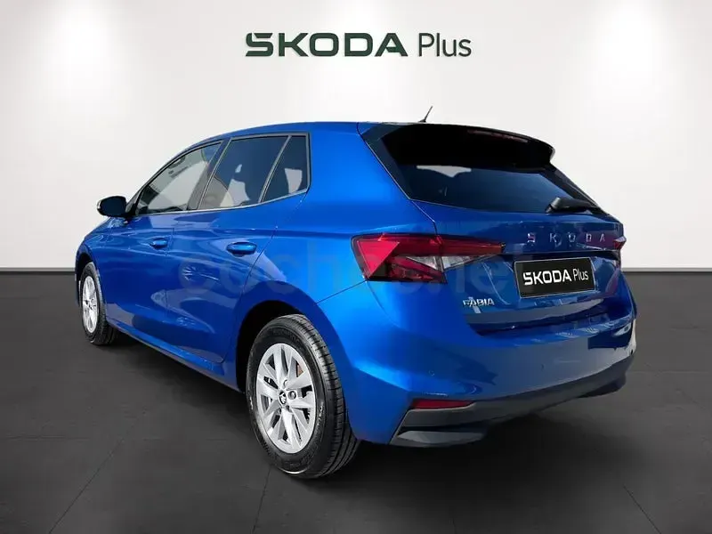 Usado Skoda Fabia Selection 115 CV (84 kW) 2025 Azul Utilitario