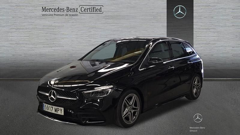 Usado Mercedes B180 AMG line 116 CV (85 kW) 2024 Negro cosmos Monovolumen