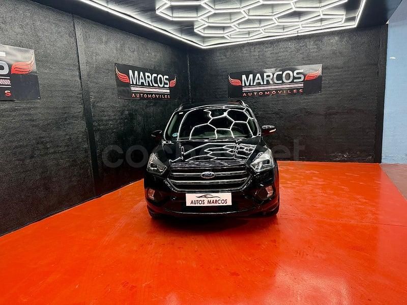 Usado Ford Kuga ST-Line 150 CV (110 kW) 2017 Negro SUV