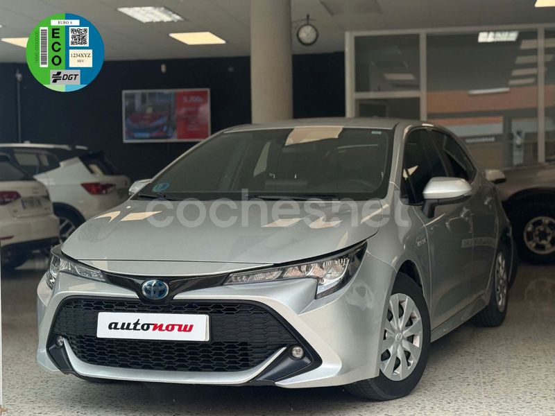 Gris / plata Usado 2019 Toyota Corolla Business Edition Berlina | 15.500 € (Buen precio) - Imagen 1/4