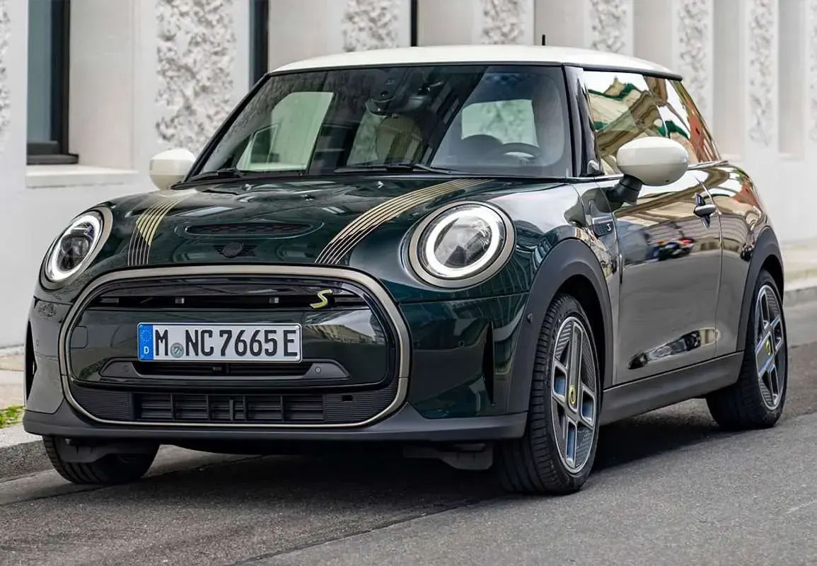 Usado Mini Cooper SE 135 kW (184 CV) 2022 Negro Utilitario