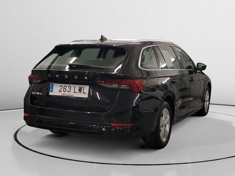 Usado Skoda Octavia Ambition 150 CV (110 kW) 2019 Gris