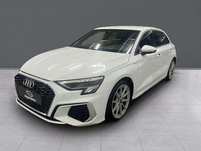 Blanco Usado 2023 Audi A3 Sportback Premium Berlina | 28.500 € (Un poco caro) - Imagen 1/4