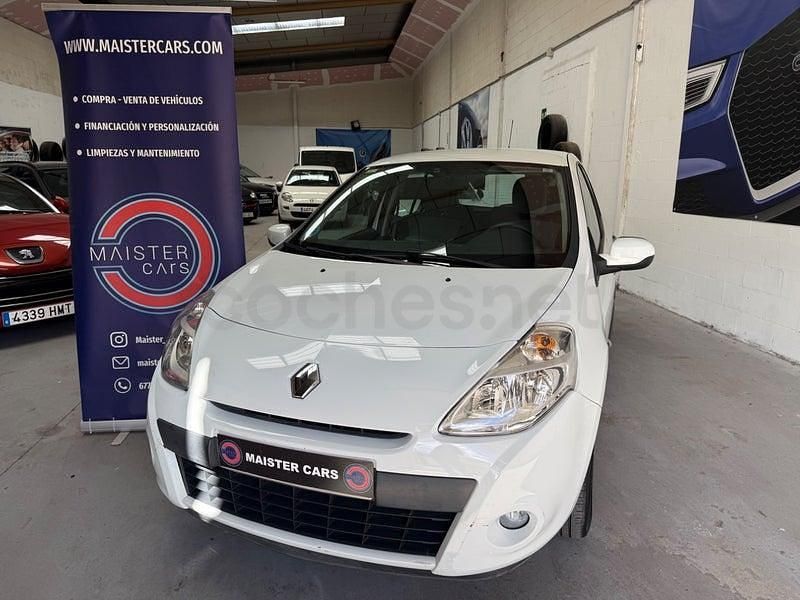 Usado Renault Clio II Expression 75 CV (55 kW) 2011 Blanco Berlina