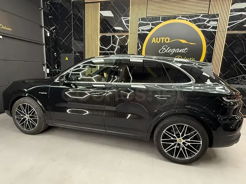 Usado Porsche Cayenne E-Hybrid 470 CV (345 kW) 2024 Negro SUV