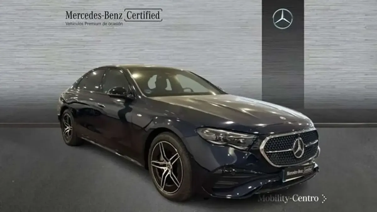 Usado Mercedes E300 313 CV (230 kW) 2025 Azul Berlina